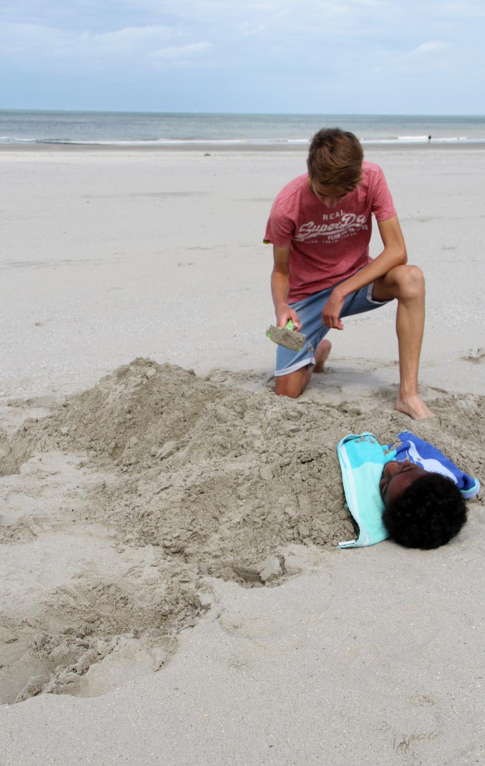 Jongens spelen met zand | © VLIZ, Leontien De Wulf